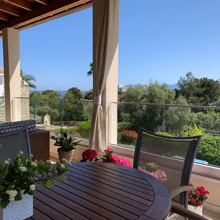 Villa Elena Polis