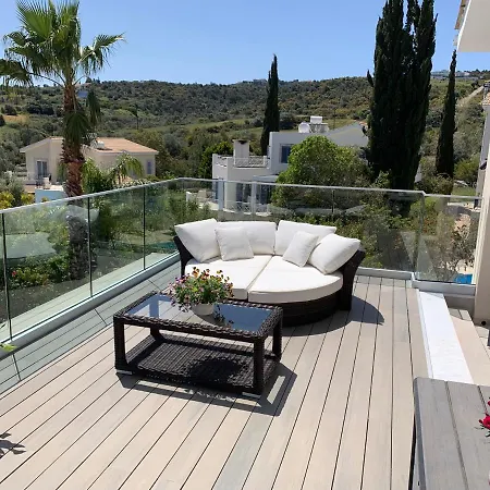 Elena Villa