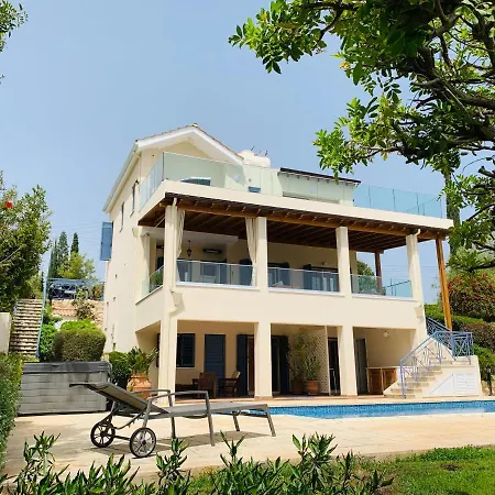 Elena Villa